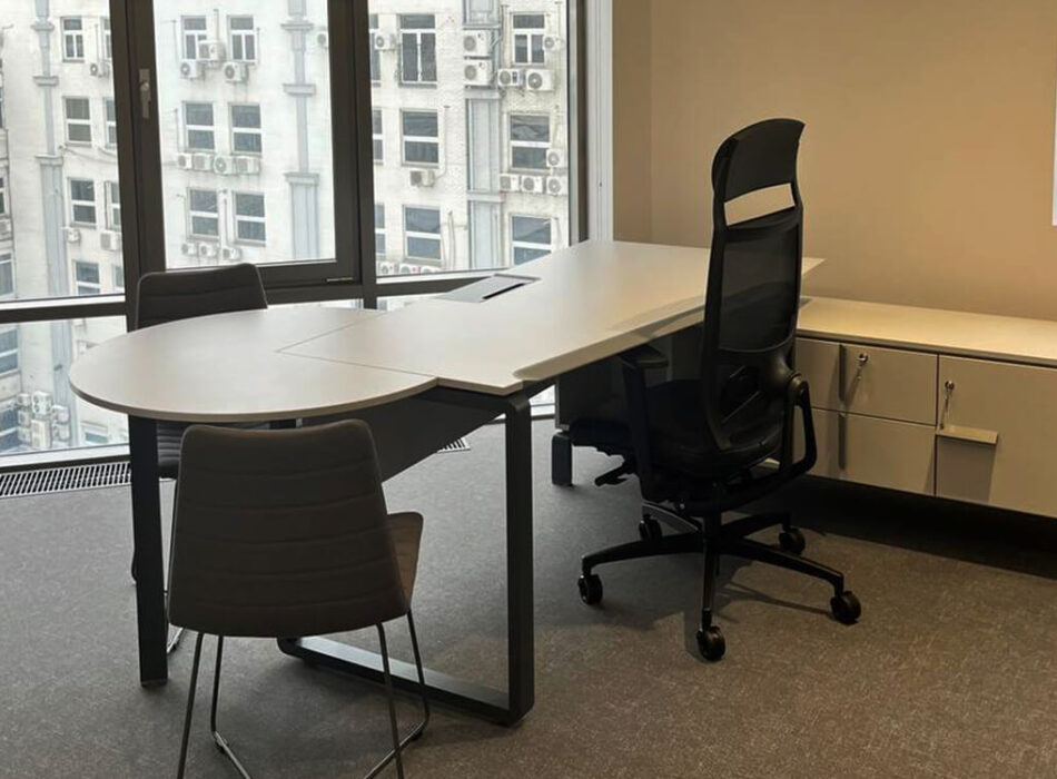 Комплексне меблювання офісу