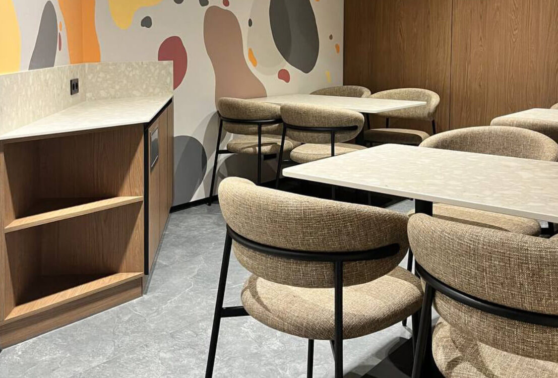 Комплексне меблювання офісу