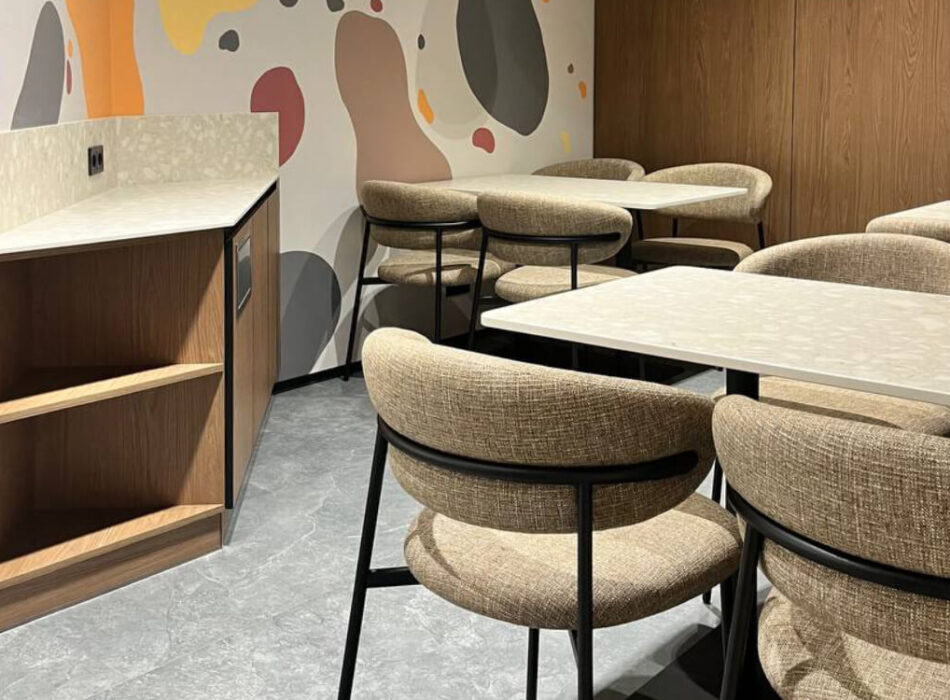 Комплексне меблювання офісу