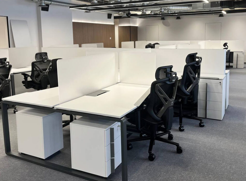 Комплексне меблювання офісу