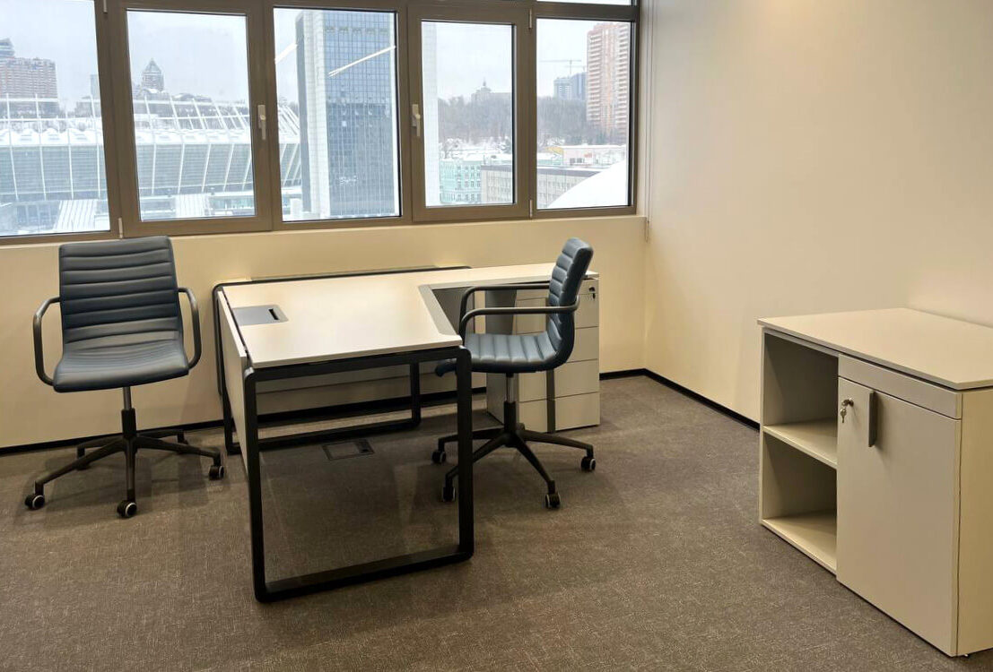 Комплексне меблювання офісу