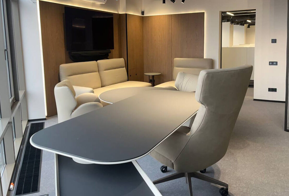 Комплексне меблювання офісу