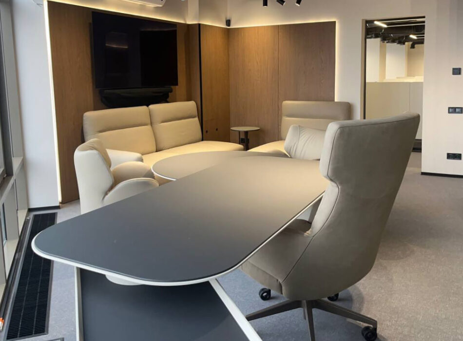 Комплексне меблювання офісу