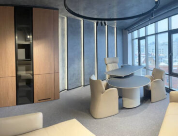 Комплексне меблювання офісу