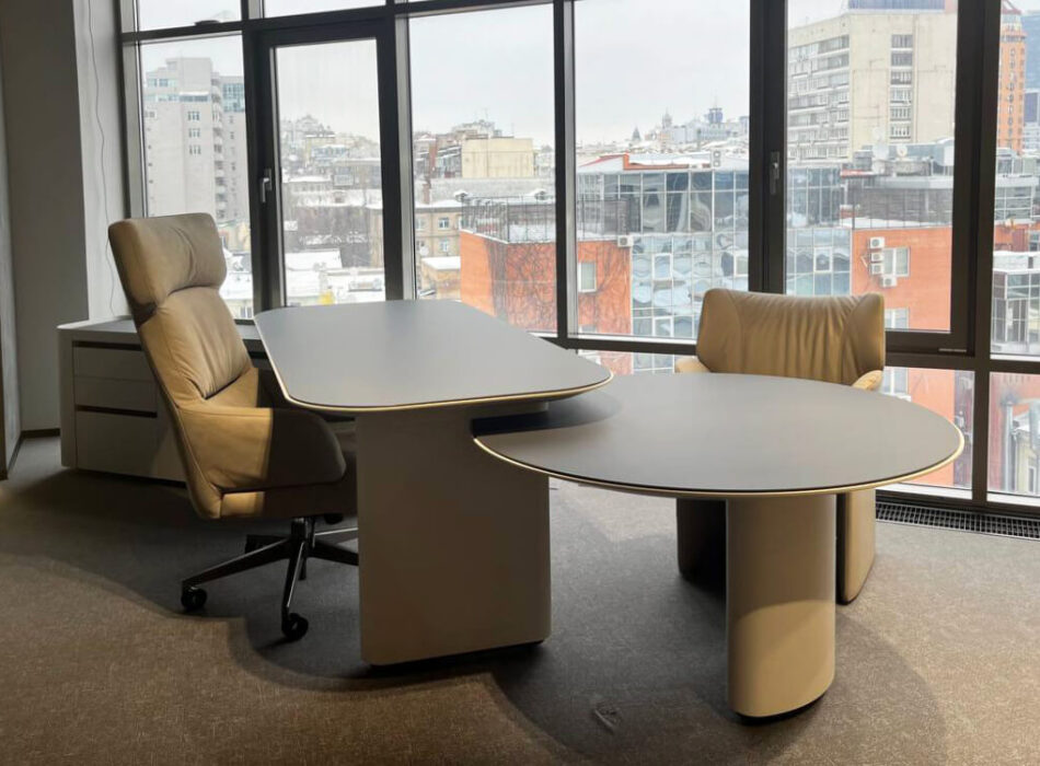 Комплексне меблювання офісу